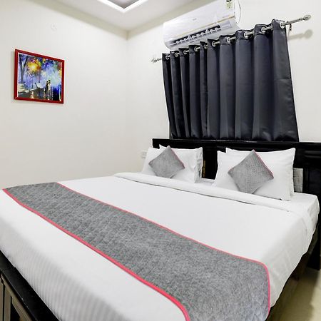 Super Townhouse De Alphabet Hotel Kukatpally Nexus Mall Hyderabad Eksteriør bilde